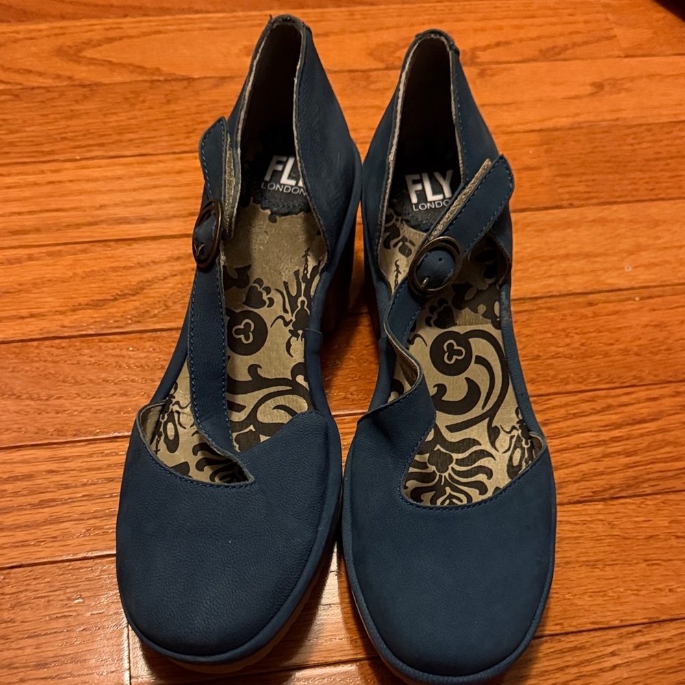 Fly London Women's Navy Blue T-Strap Flats